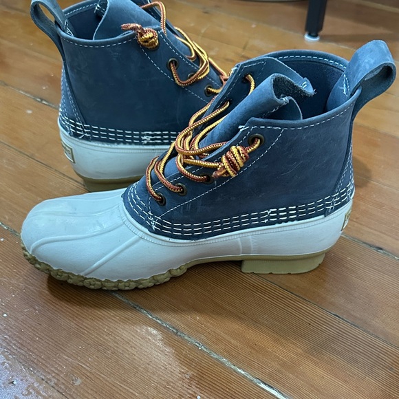 L.L. Bean Blue and White Winter Boots - Picture 4 of 9